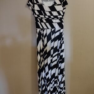 Chic Black and White Maxi Dress